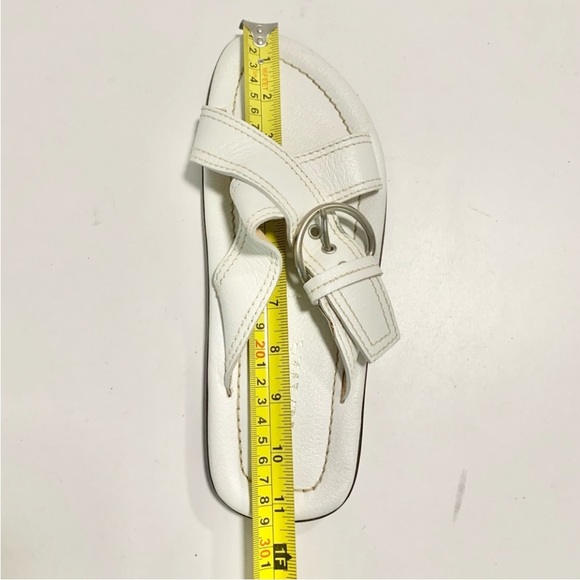 Prada leather sandals. - Picture 4 of 8